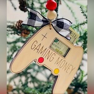 Video Gamers!!!   Holiday Christmas Gaming money holder ornament 4” NEW